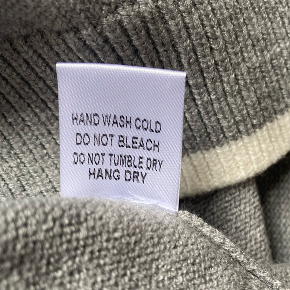 NWT Day + Moon Gray Ruffled Sleeve Sweater Size M - Picture 7 of 8